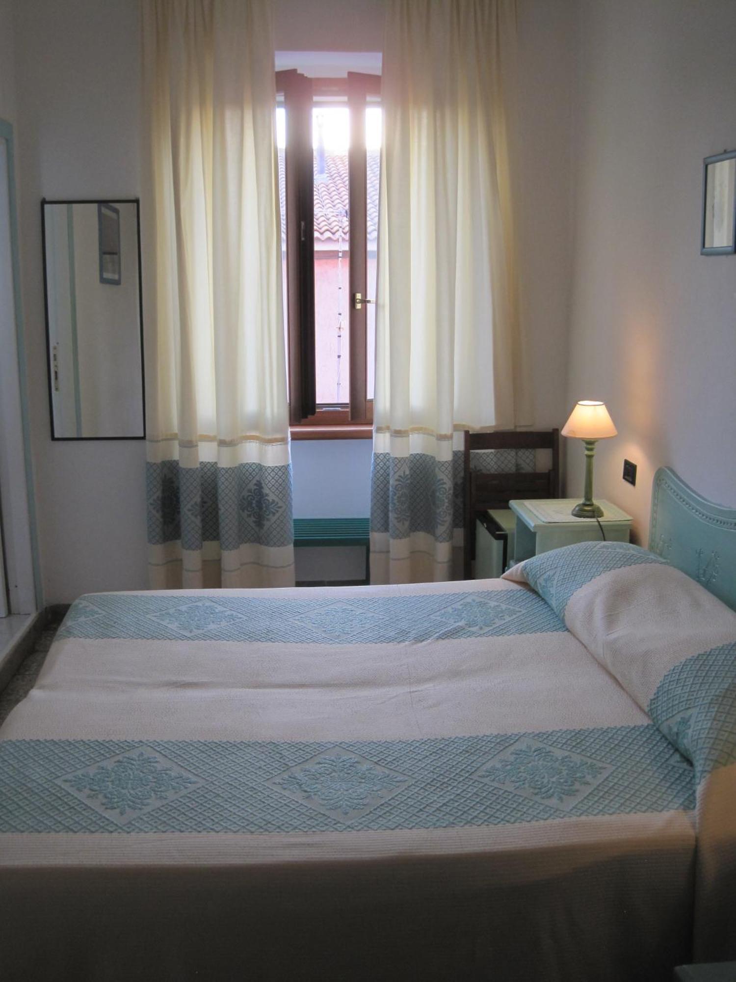 Hotel Moderno Santa Teresa Gallura Rum bild
