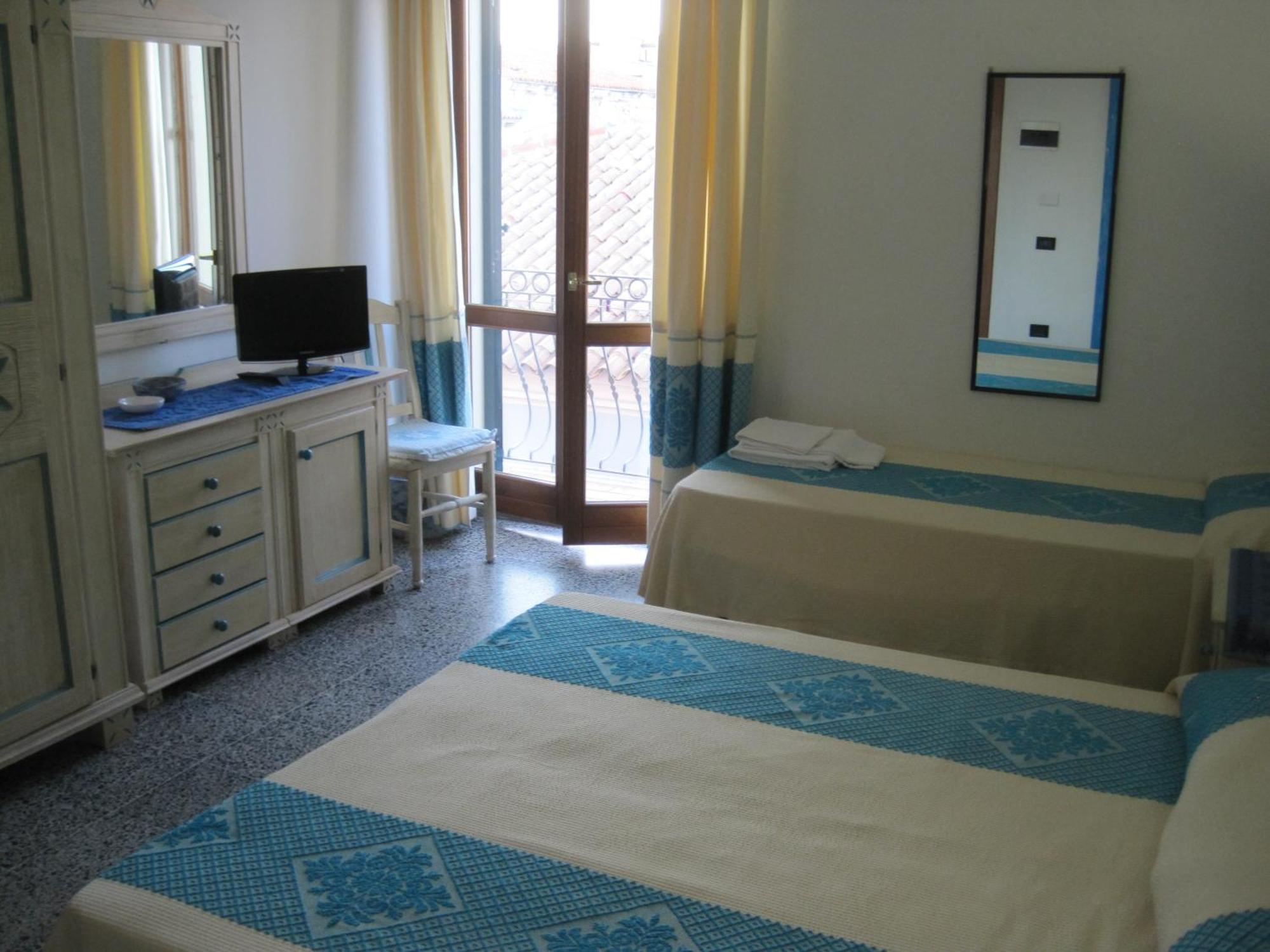 Hotel Moderno Santa Teresa Gallura Rum bild