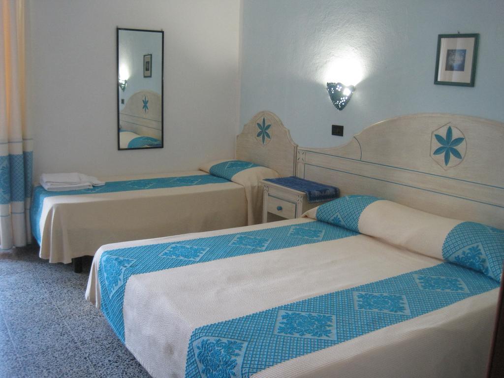 Hotel Moderno Santa Teresa Gallura Rum bild